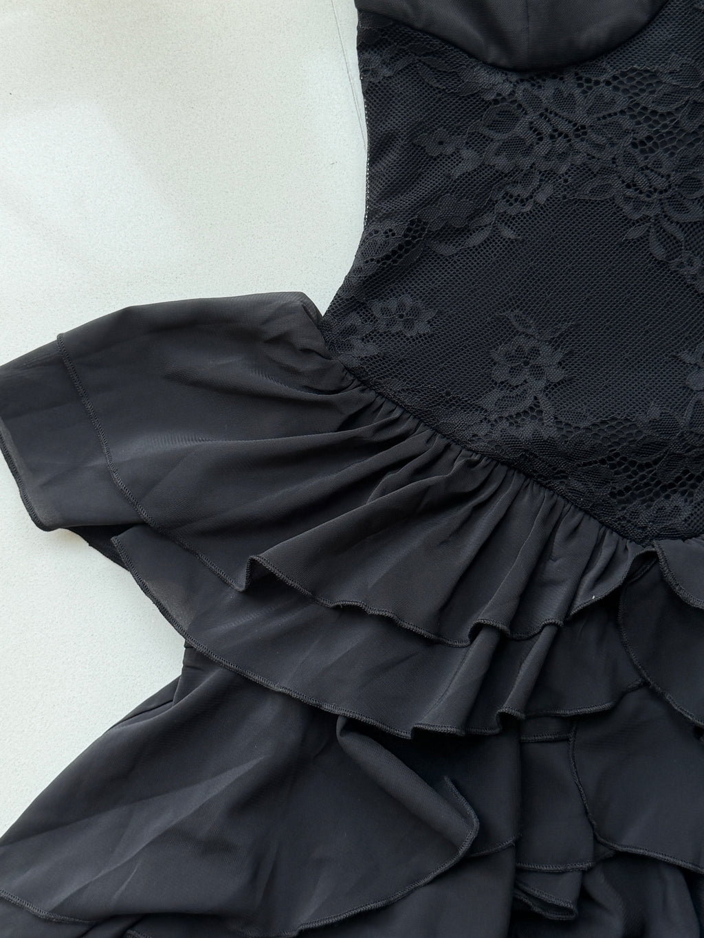 Ruffle Maxi Dress｜Black Lace