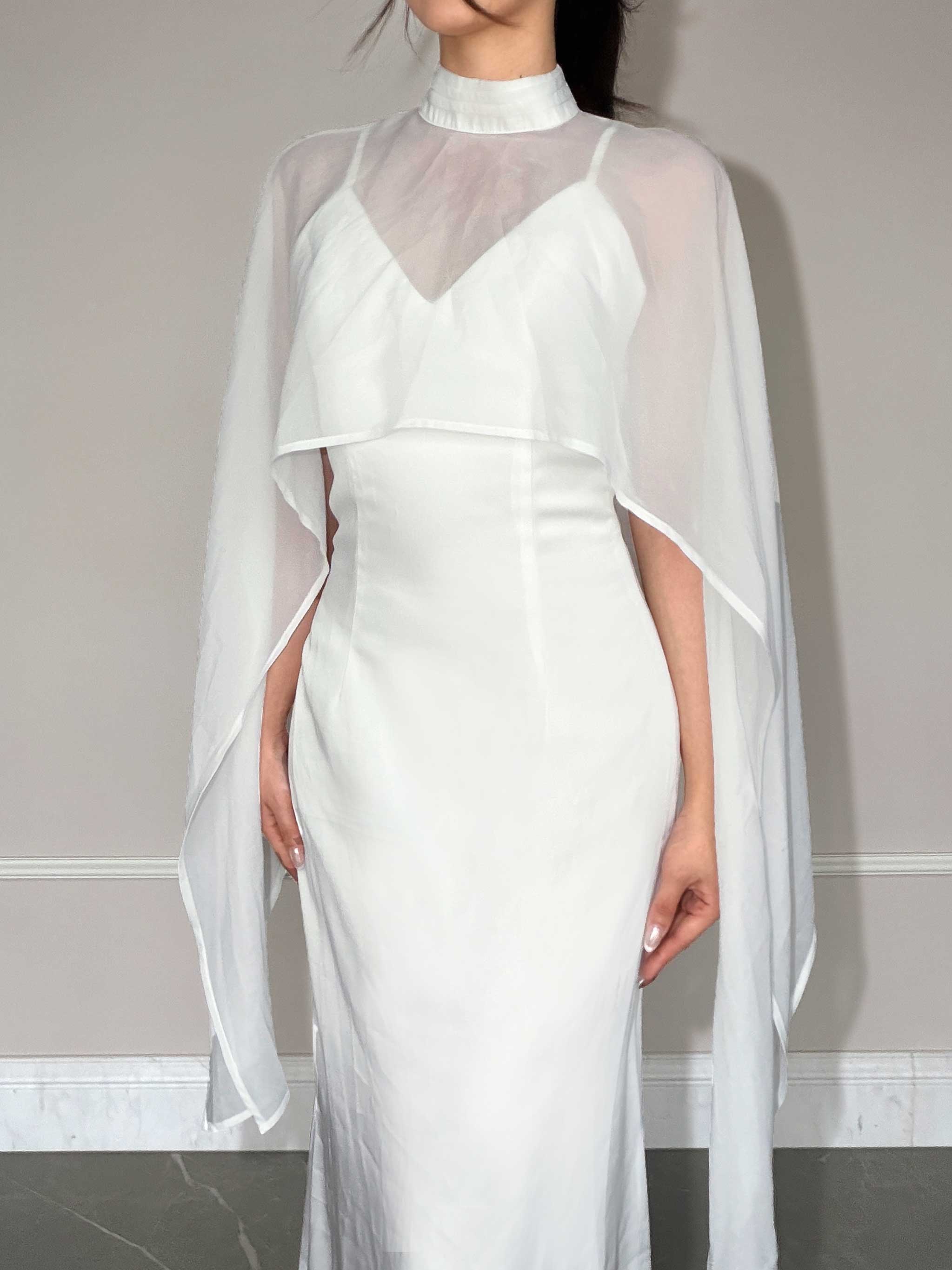 Sheer Cape Mock Neck Maxi Dress｜Creamy White