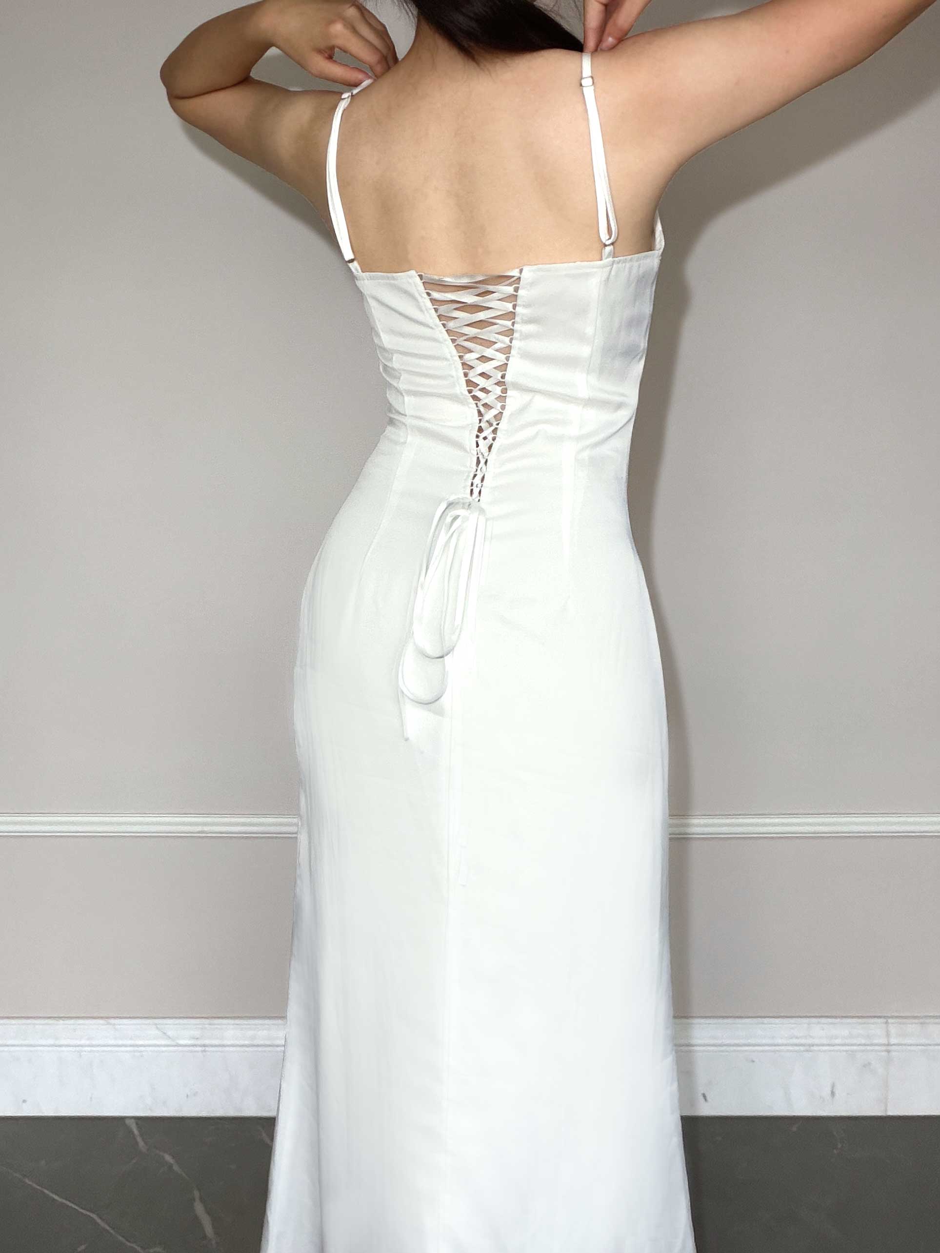 Sheer Cape Mock Neck Maxi Dress｜Creamy White